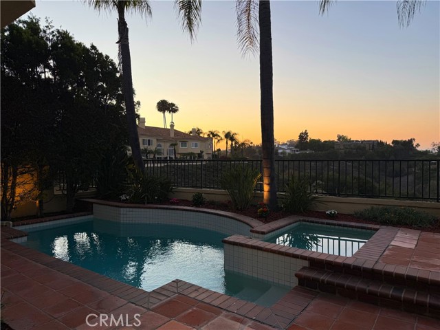 26426 Modena, Laguna Hills CA: https://media.crmls.org/medias/cdb15f50-969e-4db0-aedc-09a1d3c7e9fd.jpg
