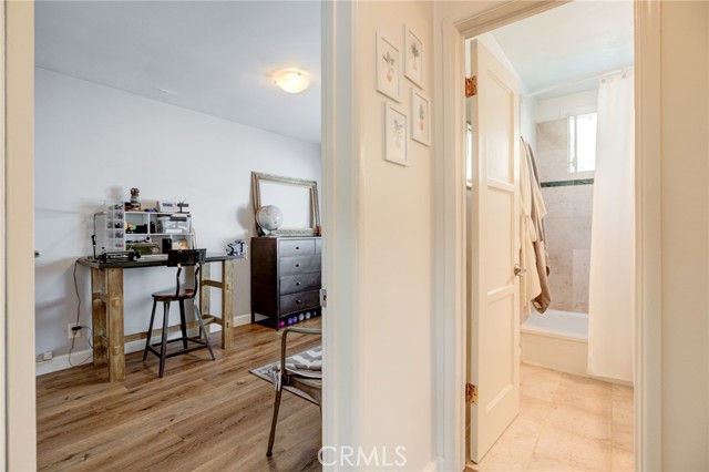 Front - hallway to bath & 2nd bedroom/office