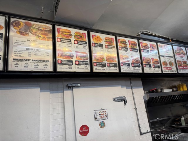 10501 Hole Avenue, Riverside CA: https://media.crmls.org/medias/cdb18a98-b4b1-4c24-b70c-775a86473870.jpg