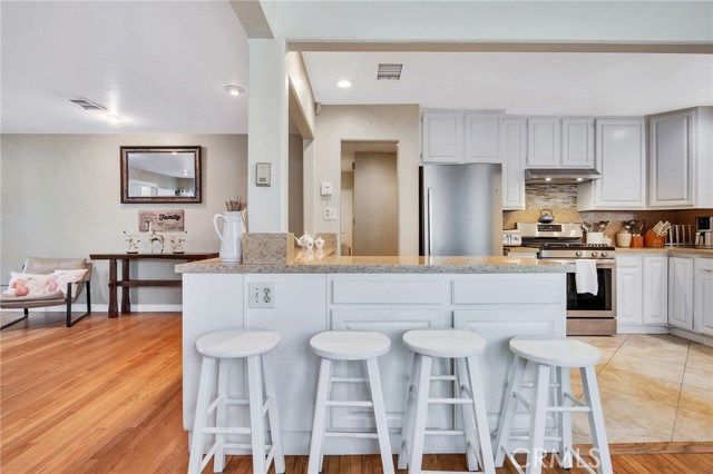 Detail Gallery Image 17 of 51 For 8819 Glider, Los Angeles,  CA 90045 - 3 Beds | 2 Baths