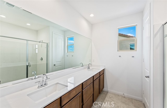Detail Gallery Image 15 of 43 For 3909 Hudson Ln, Lake Elsinore,  CA 92530 - 6 Beds | 5 Baths