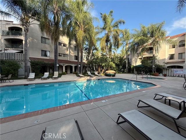 Detail Gallery Image 5 of 33 For 4200 via Arbolada #120,  Los Angeles,  CA 90042 - 2 Beds | 2 Baths