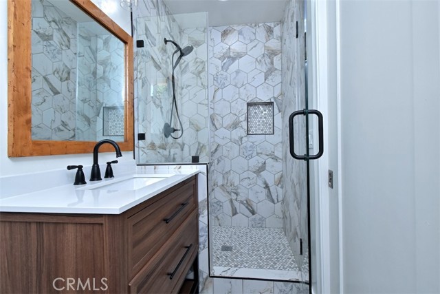 Detail Gallery Image 14 of 27 For 14712 Tustin St, Sherman Oaks,  CA 91403 - 3 Beds | 2 Baths