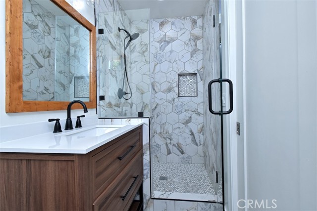 Detail Gallery Image 14 of 27 For 14712 Tustin St, Sherman Oaks,  CA 91403 - 3 Beds | 2 Baths