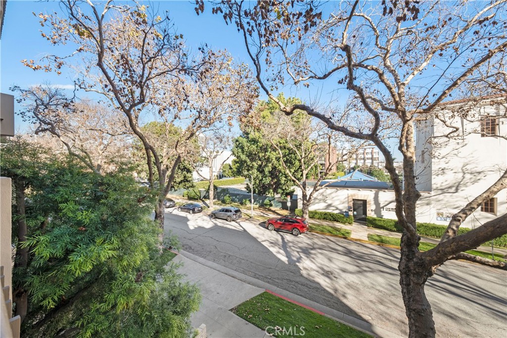 https://media.crmls.org/medias/cdb25310-398d-4477-b26a-58ac11de6ce6.jpg?preset=X-Large
