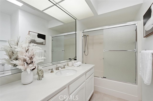 5512 W Paseo Del Lago, Laguna Woods CA: https://media.crmls.org/medias/cdb301d5-3143-4e3f-84bd-0c3da68eb222.jpg