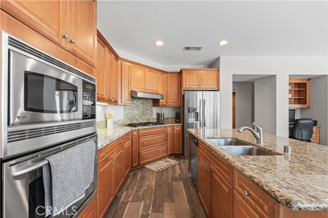 42639 Biscay, Lancaster CA: https://media.crmls.org/medias/cdb46951-b1e4-4995-a655-b2c9d4c715ad.jpg