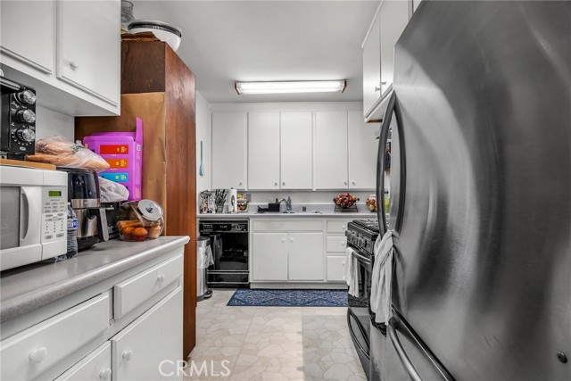 8748 Sylmar Avenue, Panorama City CA: https://media.crmls.org/medias/cdb478b2-bb37-4047-b37f-93a97abaa594.jpg