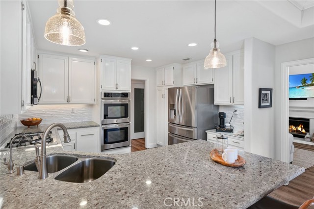 Detail Gallery Image 17 of 60 For 24448 Hampton Drive #C, Valencia,  CA 91355 - 3 Beds | 3 Baths