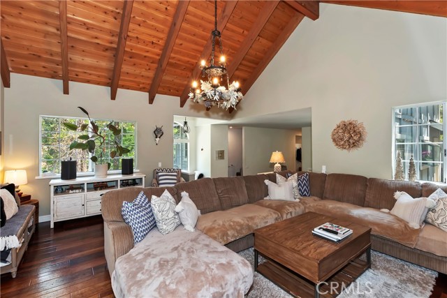 26746 Oakmont Drive, Lake Arrowhead CA: https://media.crmls.org/medias/cdb4cb5a-59a6-4003-b637-2a5f8091001b.jpg