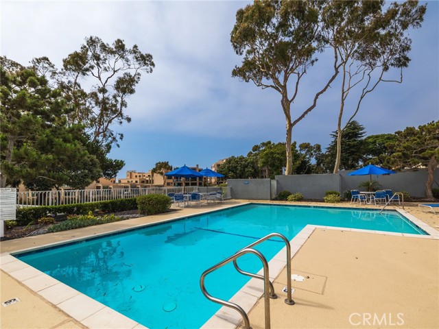 220 The Village, Redondo Beach, California 90277, 1 Bedroom Bedrooms, ,1 BathroomBathrooms,Residential,Sold,The Village,SB24153464