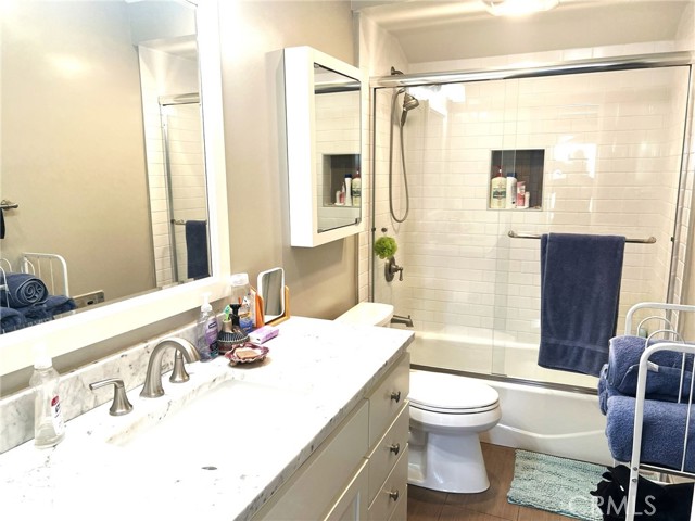 Detail Gallery Image 14 of 36 For 320 12th St #5,  Seal Beach,  CA 90740 - 2 Beds | 1/1 Baths