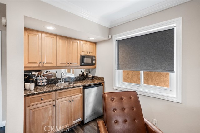 708 Main Street, Huntington Beach CA: https://media.crmls.org/medias/cdb5b20d-eab8-49f3-be8c-f9080c34e00d.jpg