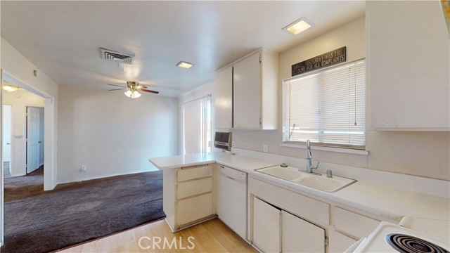 15722 Sago Road, Apple Valley CA: https://media.crmls.org/medias/cdb5f205-2b2b-4d9f-a0f5-f008df49f042.jpg