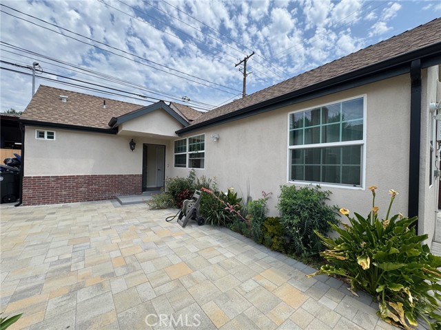 434 N Beachwood Drive, Burbank CA: https://media.crmls.org/medias/cdb68e8f-6ee1-4a5b-98ed-648d04249e2c.jpg