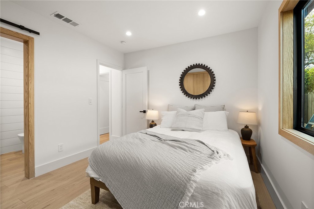 5721 Lemona AvenueSherman Oaks img 41