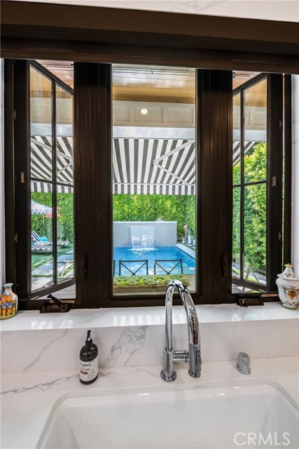 4365 Kraft Avenue, Studio City CA: https://media.crmls.org/medias/cdb6c70d-69fc-4b56-96fc-8407a593477b.jpg