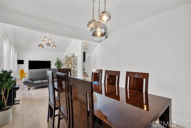 22835 Styles Street, Woodland Hills CA: https://media.crmls.org/medias/cdb70798-a506-418f-a251-56b061bfd029.jpg