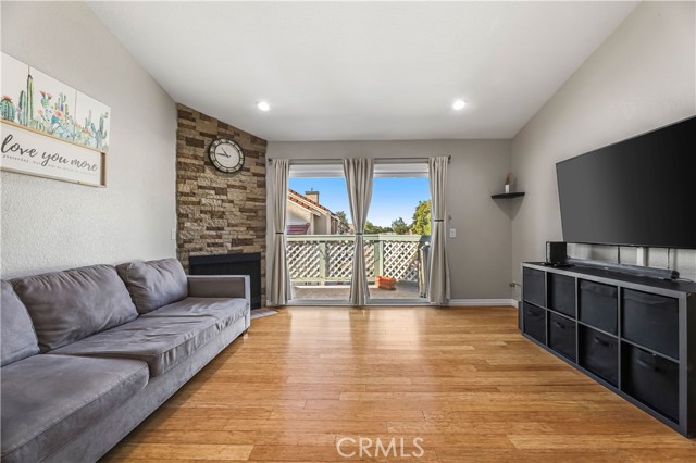 Detail Gallery Image 5 of 38 For 3512 W Stonepine #D,  Anaheim,  CA 92804 - 1 Beds | 1 Baths