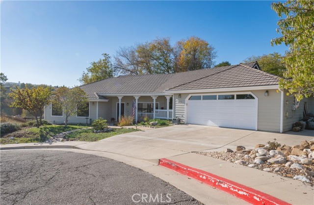 Detail Gallery Image 1 of 1 For 2431 Royal Ct, Paso Robles,  CA 93446 - 4 Beds | 3 Baths