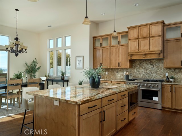 Detail Gallery Image 4 of 26 For 208 Larchmont Dr, Arroyo Grande,  CA 93420 - 4 Beds | 4 Baths