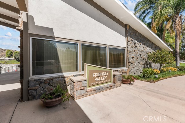 2 Bed Home for Sale in Newhall, California