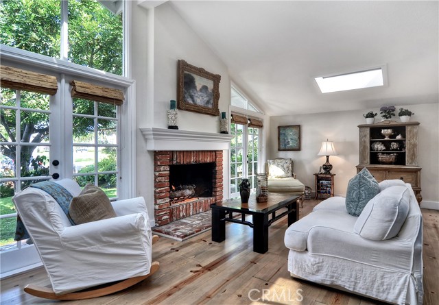 Detail Gallery Image 7 of 34 For 1877 Port Taggart Pl, Newport Beach,  CA 92660 - 5 Beds | 3/1 Baths