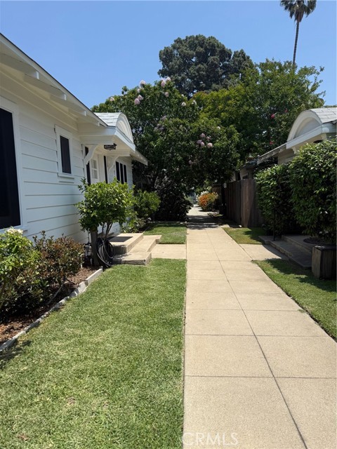 297 N Garfield Avenue, Pasadena CA: https://media.crmls.org/medias/cdbafeda-b3dc-4d13-b3e9-9bc1693ee1fc.jpg
