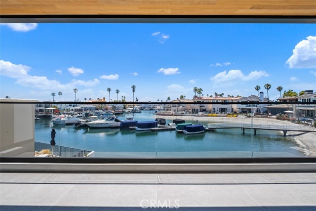 20 Balboa Coves, Newport Beach CA: https://media.crmls.org/medias/cdbb080e-09b4-4690-b4b9-0f044b9ba15a.jpg