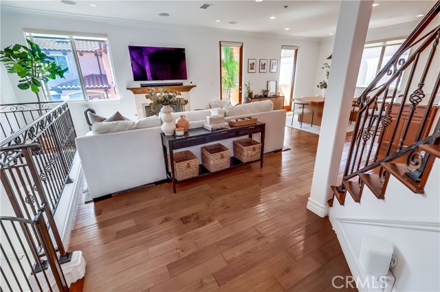 Detail Gallery Image 6 of 53 For 1902 Marshallfield Ln a,  Redondo Beach,  CA 90278 - 4 Beds | 3/1 Baths