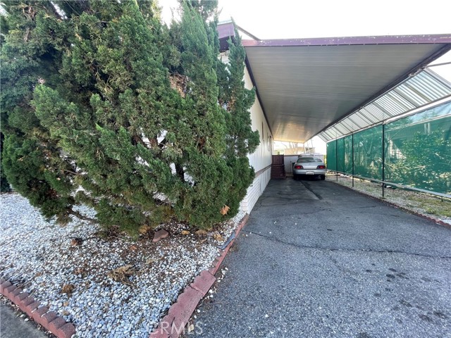 11050 Bryant, Yucaipa CA: https://media.crmls.org/medias/cdbb37ef-edd5-4051-97be-a3aee0e8534f.jpg