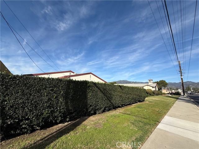 Image 19 of 48 For 405 S Azusa Ave