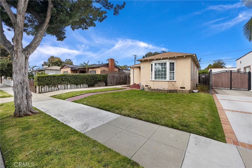 5617 Cerritos Avenue, Long Beach, CA 90805