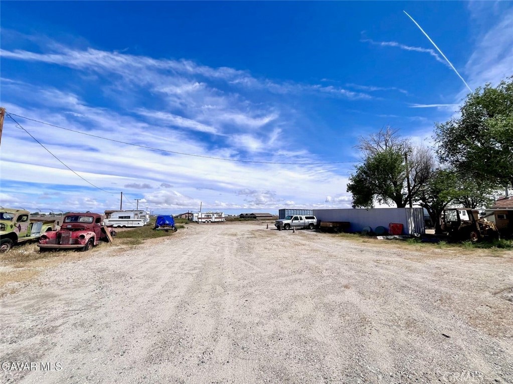 https://media.crmls.org/medias/cdbc9725-1e9c-4a28-a28c-a3e639f72e03.jpg?preset=X-Large