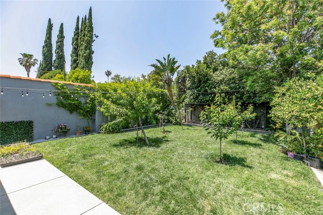 15409 Wyandotte Street, Van Nuys CA: https://media.crmls.org/medias/cdbdffc3-b5f3-41e0-b573-57837842a517.jpg