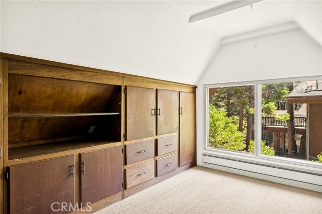 Detail Gallery Image 13 of 40 For 31413 Overhill Dr, Running Springs,  CA 92382 - 5 Beds | 2 Baths