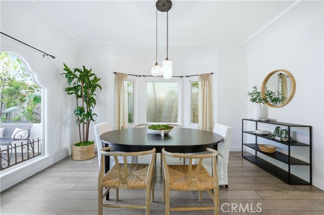 Detail Gallery Image 12 of 46 For 108 Roycroft Ave, Long Beach,  CA 90803 - 4 Beds | 3/1 Baths