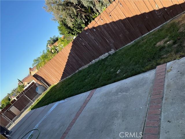 Detail Gallery Image 9 of 10 For 3351 Lincoln St, Riverside,  CA 92503 - 3 Beds | 2 Baths