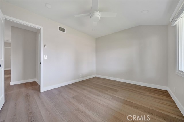 834 S Oakhaven Drive, Anaheim CA: https://media.crmls.org/medias/cdc05c22-c212-4c8c-a0ef-5008f6f4b510.jpg