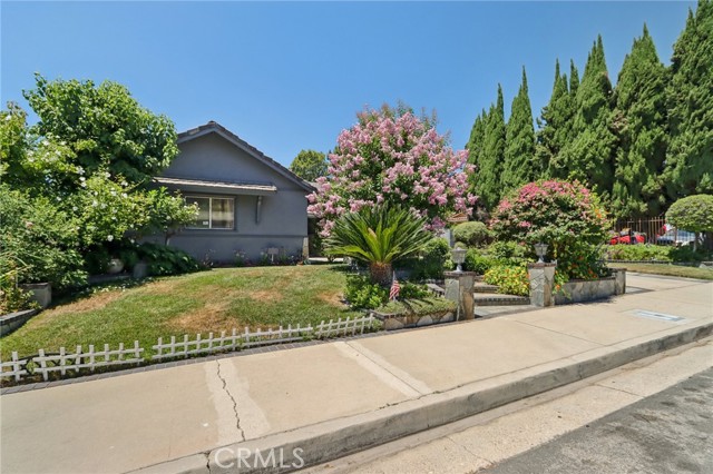 Detail Gallery Image 35 of 42 For 12131 Woodley Ave, Granada Hills,  CA 91344 - 4 Beds | 2/1 Baths