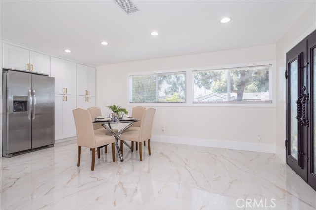 Detail Gallery Image 9 of 53 For 20133 Superior St, Chatsworth,  CA 91311 - 4 Beds | 3 Baths