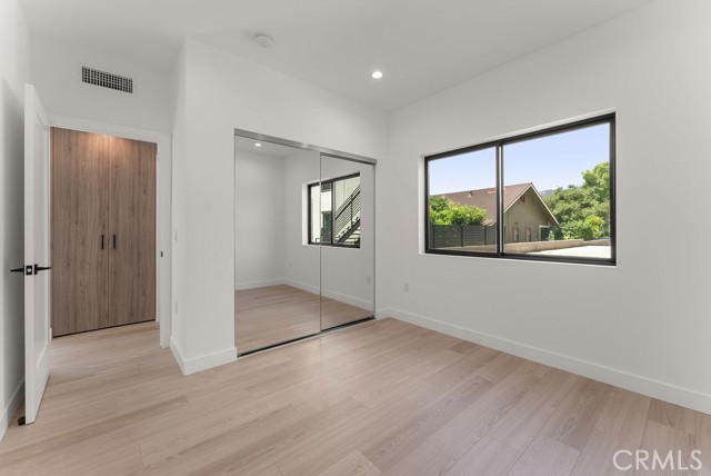 2155 Glenada Avenue, Montrose CA: https://media.crmls.org/medias/cdc0d59a-d7bf-45fe-93a5-dfbe19b7d30e.jpg