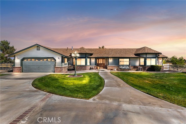 Detail Gallery Image 1 of 47 For 8727 W Avenue E12, Lancaster,  CA 93536 - 3 Beds | 3 Baths
