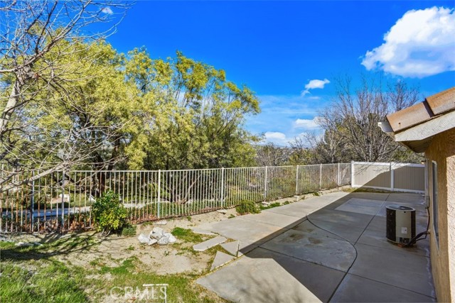 Detail Gallery Image 16 of 17 For 19711 Skyview Ct, Canyon Country,  CA 91351 - 3 Beds | 2 Baths