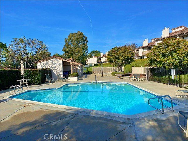 17 Seaview Drive, Rolling Hills Estates, California 90274, 3 Bedrooms Bedrooms, ,3 BathroomsBathrooms,Residential,Sold,Seaview,PV22055833
