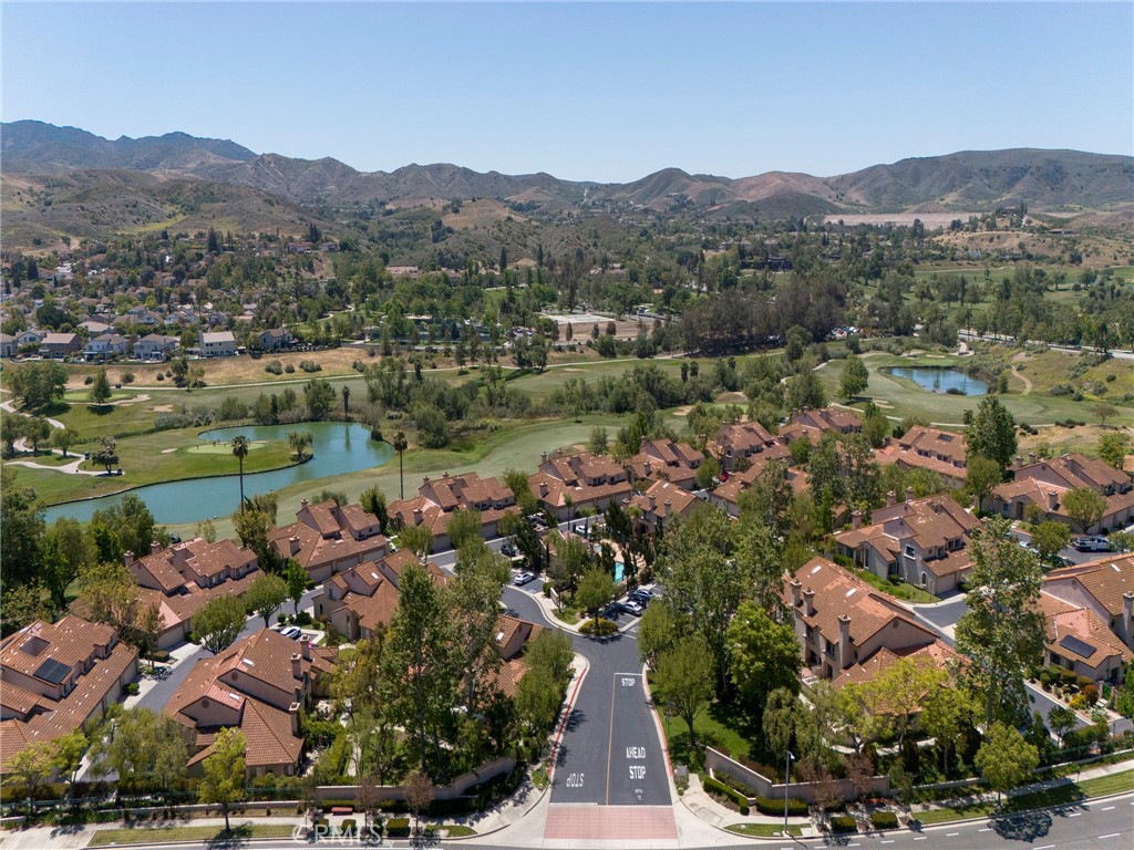 https://media.crmls.org/medias/cdc3aa83-8059-4df8-9e6e-4f1570a85dc9.jpg?preset=X-Large