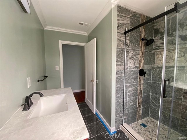 2702 99th Avenue, Oakland CA: https://media.crmls.org/medias/cdc3b4a2-e53b-4d3c-a594-fdab4b7652ba.jpg