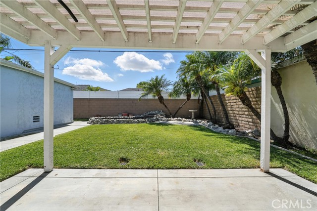 2275 Ximeno Avenue, Long Beach CA: https://media.crmls.org/medias/cdc4578d-a8bf-4e8f-85eb-d966e11a6b07.jpg