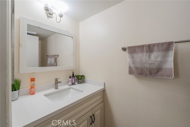 Detail Gallery Image 14 of 28 For 13959 Arthur Ave #1,  Paramount,  CA 90723 - 3 Beds | 2/1 Baths