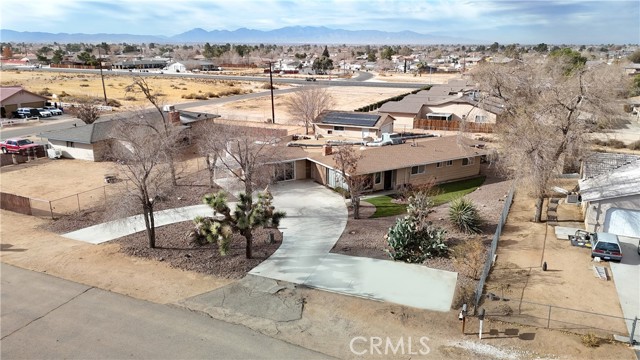 Detail Gallery Image 2 of 23 For 13076 Osage Rd, Apple Valley,  CA 92308 - 4 Beds | 2 Baths